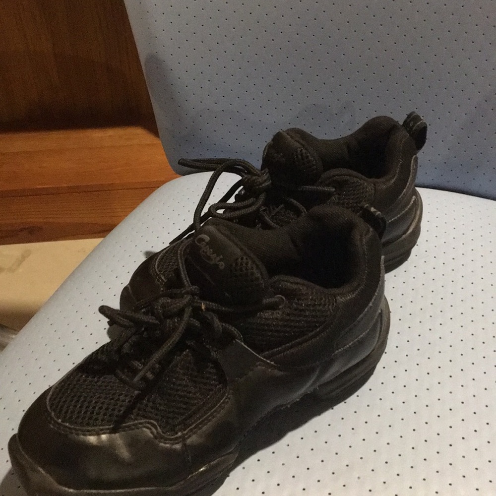Capezio girls dance shoes